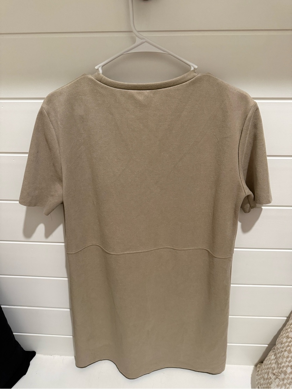 Women’s Dress - Picture 2 of 5